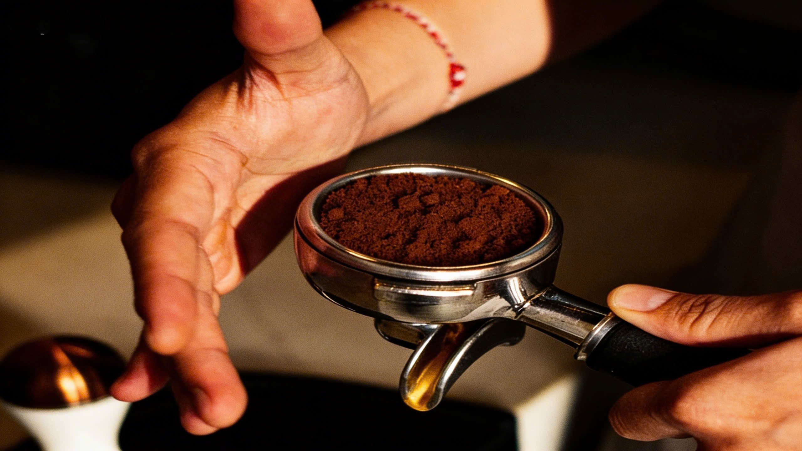 Cách chỉnh máy xay cà phê espresso chuẩn cho quán cà phê